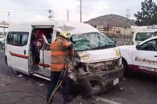 El chofer iba usando el celular y a exceso de velocidad.