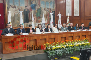 Autoridades del Sistema Anticorrupción durante la presentación del informe anual