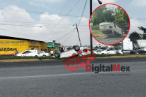De acuerdo con reportes de la Policía Municipal, el accidente ocurrió en el carril de alta velocidad, cerca del puente de San Andrés, en dirección a Tenango del Valle.