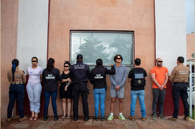 Elementos de seguridad detuvieron a cuatro personas, entre ellas un hombre señalado como presunto líder de una banda dedicada al robo de relojes de alta gama en Toluca y Metepec.