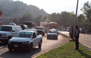 Infraccionan a 2 mil 432 conductores por invadir carril del Mexibús