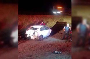 El conductor fue hospitalizado luego de la volcadura en la autopista Toluca-Atlacomulco.