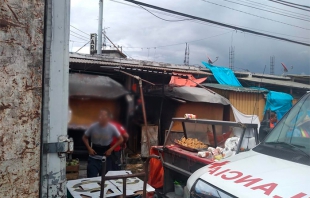 Explota tanque de gas en puesto de mariscos, en Ixtapaluca