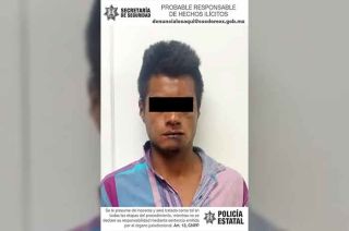 Cuando llegó la policía, el individuo estaba rodeado de aproximadamente 15 pobladores.