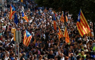 Tribunal Constitucional de España suspende Pleno del Parlamento catalán