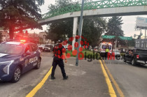 Policía resguarda la zona tras la caída de la joven