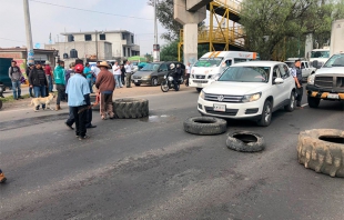 Campesinos de Atenco protestan contra autopista