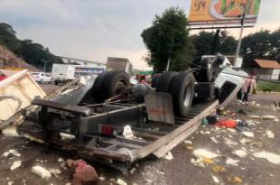 Un tráiler cargado con carne se quedó sin frenos