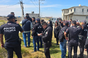 Elementos de la Policía Municipal participan en el aseguramiento de seis perros en San Pablo Autopan
