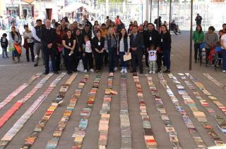 "Un Kilómetro de Libros" tiene el fin de aumentar el conocimiento de la población y, así, construir una sociedad mejor preparada.