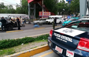 Chofer arrolla a un hombre que viajaba en motoneta