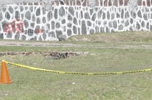 En un lote baldío encuentran los restos humanos de un hombre, lo que causó movilización policiaca en este municipio