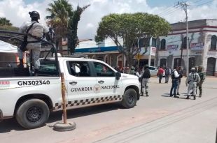 Cinco hombres y una mujer, se encontraban realizando preparativos para la visita de la candidata Delfina Gómez a la región sur del estado