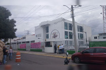 Organizaciones acusan que una mujer sin registro como víctima cerró con candado las oficinas de la CEAVEM en Toluca, lo que pone en riesgo la seguridad jurídica y los expedientes de miles de personas.