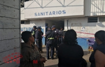 Fallece hombre al interior de los baños en la Central de Abasto de Toluca