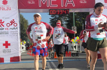 Corredores participan en la décima segunda edición de la carrera “Ayudar Nos Mueve” en Toluca