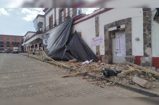Personal del Ayuntamiento ordenó la suspensión inmediata y total de las obras.