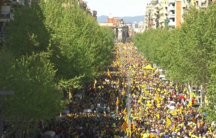 Exigen en Barcelona más de 300 mil personas libertad de presos políticos