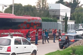 Personal de Servicios Educativos Integrados en el Estado de México no pueden entrar