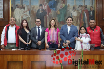 La diputada Lili Urbina Salazar, junto con organizadores del Festival Internacional de la Obsidiana 2026.