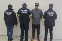 El detenido, junto con la camioneta asegurada, fue presentado ante la Agencia del Ministerio Público.