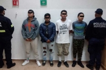 #ValleDeBravo: Frustran a cuatro jóvenes que intentaban huir en un vehículo que no era suyo