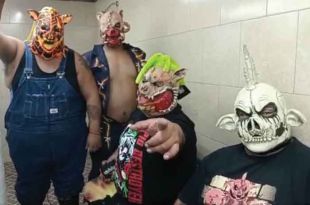 Pig Destroyer, Pig Destructor, Pig Decapitador y Pig Desenterrador se enfrentarán a los Psycho Circus.