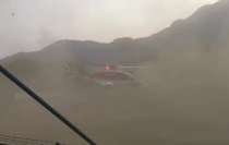 Un grupo de persona que jugaban junto a otras que presenciaban un partido de fútbol impidieron el descenso de una unidad del Grupo Aéreo Relámpagos