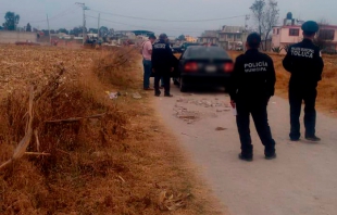 Encuentran muertos a dos hombres en un vehículo en Toluca