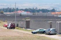 El cuerpo estaba abandonado entre las calles Pastores y Amazonas, a un costado de la carretera Calzada Al Pacífico.