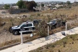 Vecinos alertaron sobre un bulto sospechoso a un costado del Circuito Exterior Mexiquense (CEM), en las inmediaciones de San Pablo de las Salinas.