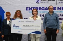 Moya destacó que los microcréditos fortalecen los proyectos de más de 50 familias