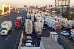 Durante la madrugada, Caminos y Puentes Federales (CAPUFE) reportó un cierre parcial entre los kilómetros 73 y 69, habilitando solo un carril a contraflujo rumbo a la CDMX.