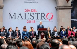Reconoce gobernador labor de los docentes mexiquenses