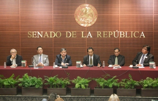 Presentan libro en el Senado de Norberto Vázquez