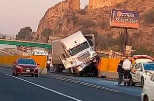 Al parecer, otro vehículo le cerró el paso.