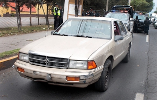 Captura Policía de Toluca a dos presuntos delincuentes dedicados al robo a cuentahabiente