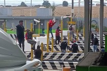 Normalistas toman caseta El Dorado