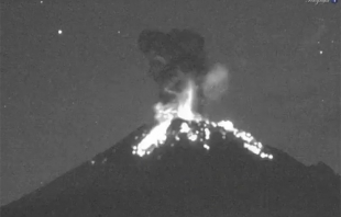 Se registra explosión del Popocatépetl con fragmentos incandescentes