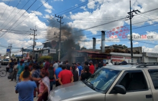 #Toluca: bloquean y queman llantas para no dejar sanitizar en El Cerrillo