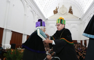 Distingue UAEM a Dolores Castro con Doctorado Honoris Causa