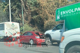 Los vehículos involucrados fueron retirados de la zona por autoridades competentes.