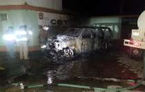 Fuentes policiales señalaron que ambas unidades iniciaron una persecución a la altura de la localidad llamada El Pueblito