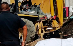 Trabajador muere sepultado durante la introducción de un drenaje en #Ixtapaluca