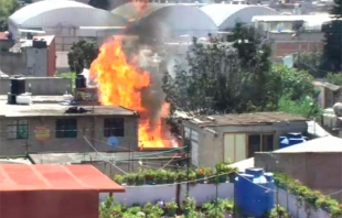 Se incendia fábrica de artículos de limpieza en #Coacalco