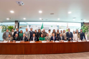 Liderazgos nacionales, senadoras, senadores y legisladoras y legisladores del PVEM durante la Plenaria de Legisladores Verdes