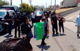 Protestan médicos de #Texcoco por falta de insumos para atender #Covid-19