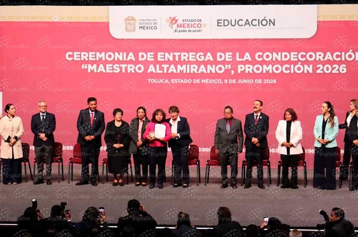 Docentes recibieron el máximo reconocimiento por su trayectoria educativa