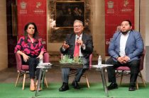 El secretario del Trabajo del Estado de México, Norberto Morales Poblete, presentó la convocatoria del programa Apoyo al Autoempleo para el Bienestar 2026, en compañía de la secretaria de Desarrollo Económico, Laura González Hernández.