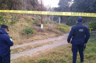 Lugareños fueron los que avisaron a la policía al notar el bulto sospechoso, del que salían manchas de sangre.